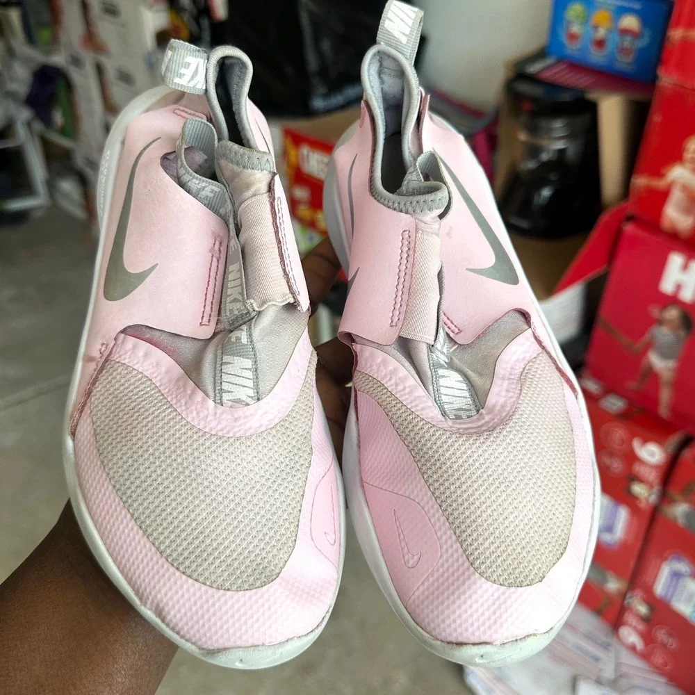 Nike Kids' Flex Runner 2 Sneaker Big Girl Size 4Y Pink Shoes
